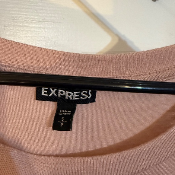Express woman’s shirt - Picture 3 of 3